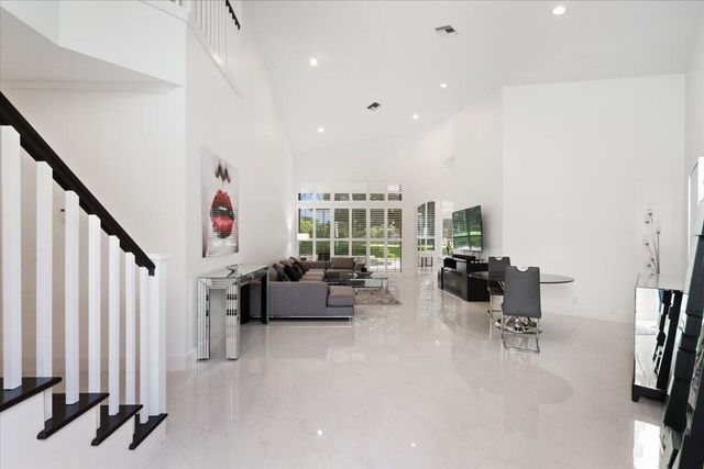 2514 Players Court, Wellington, FL 33414