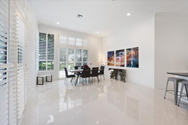 2514 Players Court, Wellington, FL 33414