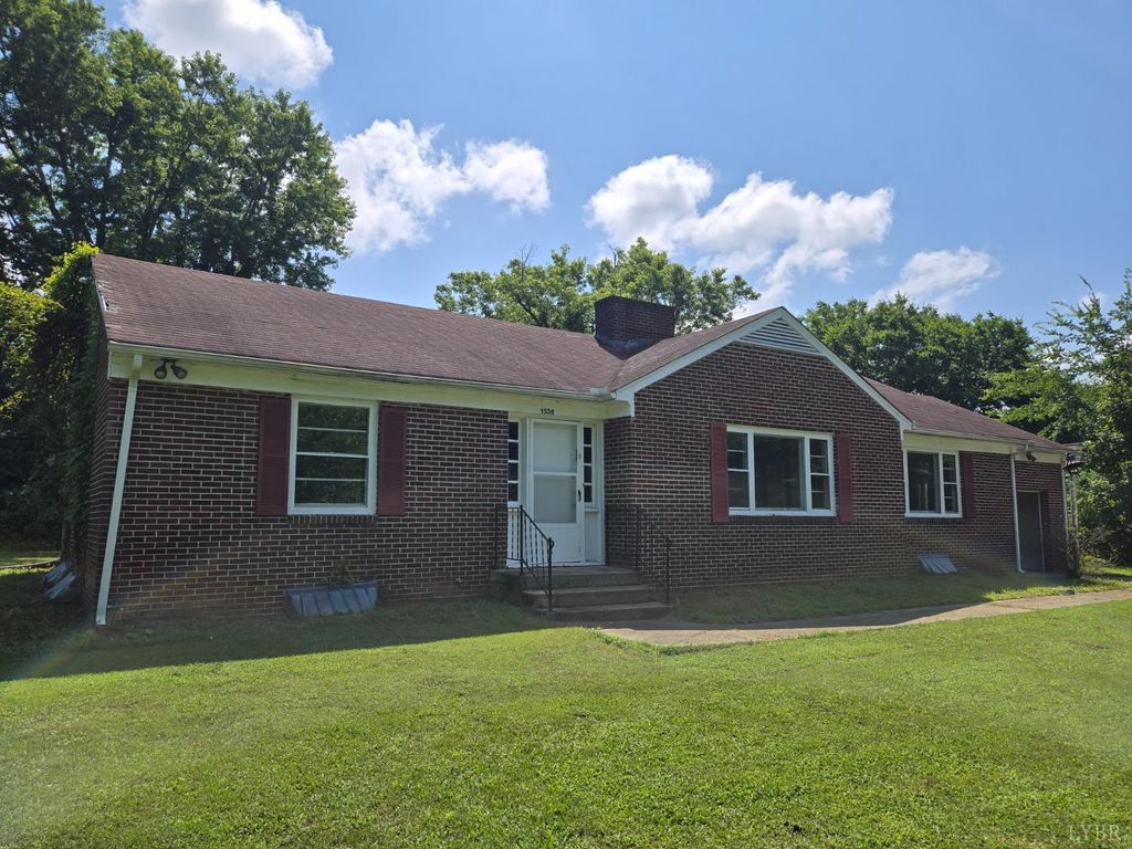 Image 1 of property listing at 1538 Cumberland Rd., Farmville, VA 23901