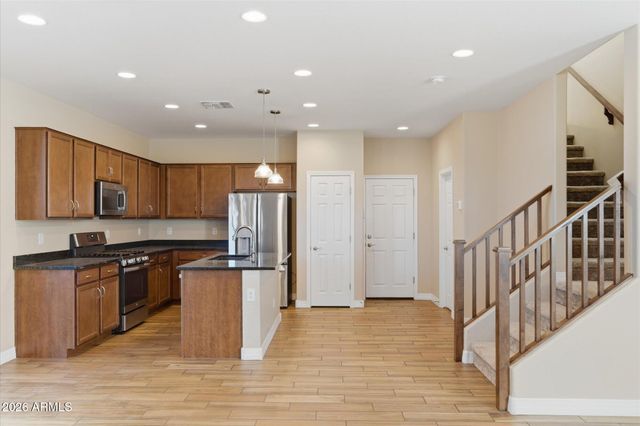 43265 N PLUM Street, San Tan Valley, AZ 85140