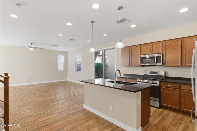 43265 N PLUM Street, San Tan Valley, AZ 85140