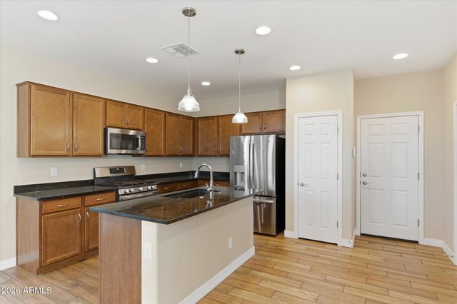 43265 N PLUM Street, San Tan Valley, AZ 85140