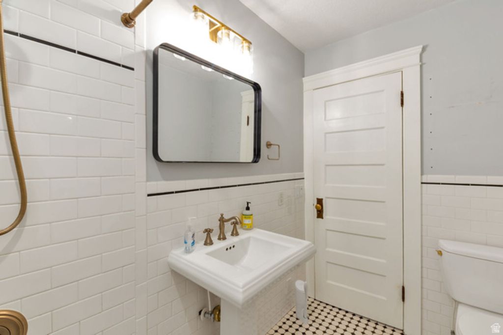 Image 9 of property listing at 2536 S JACKSON AVE, Ogden, UT 84401