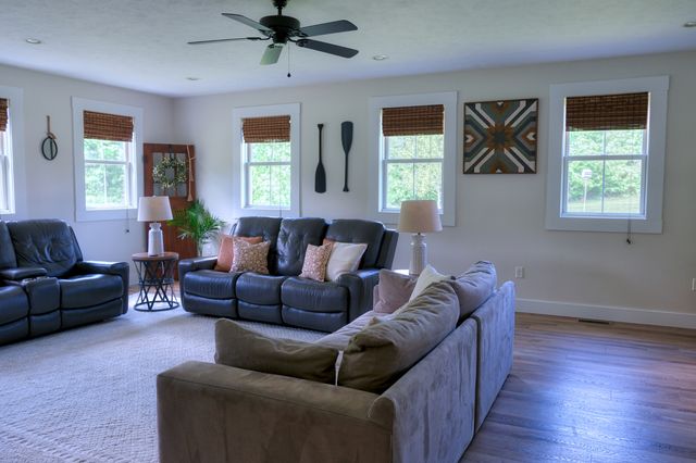 1354 Hickory Trail, Carbondale, IL 62902
