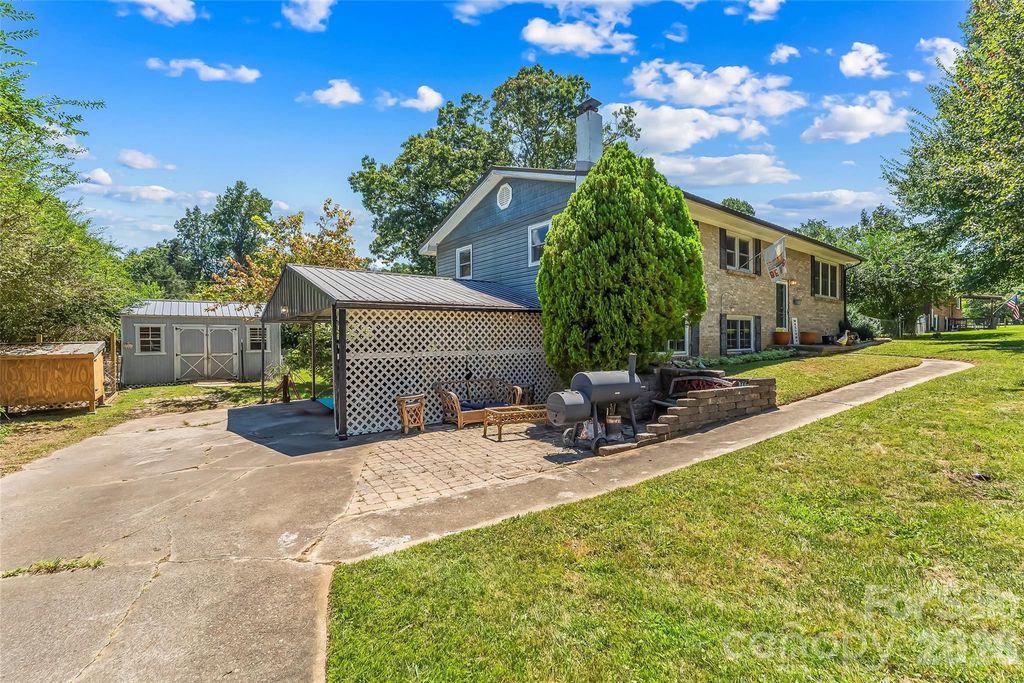 312 Hidden Valley Circle, Canton, NC 28716