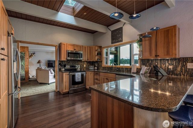 4284 Panther Lake Road W, Bremerton, WA 98312