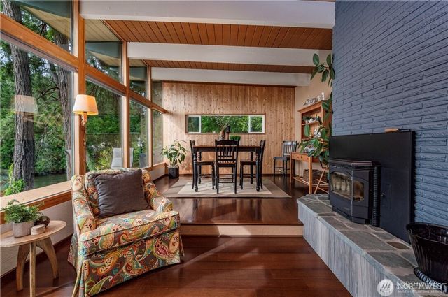 4284 Panther Lake Road W, Bremerton, WA 98312