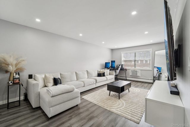 103 Doxbury Lane, Suffern, NY 10901