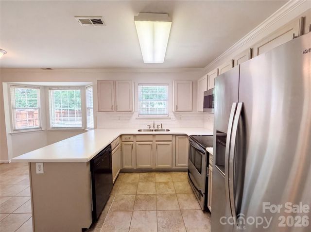 10009 Wild Dogwood Court, Charlotte, NC 28273