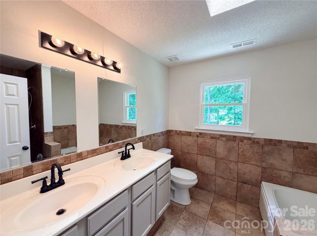 10009 Wild Dogwood Court, Charlotte, NC 28273