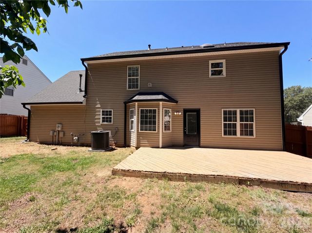 10009 Wild Dogwood Court, Charlotte, NC 28273