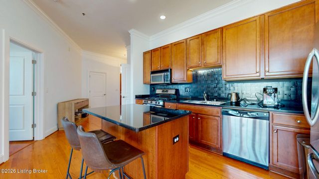 2011 Frankfort Ave 300, Louisville, KY 40206