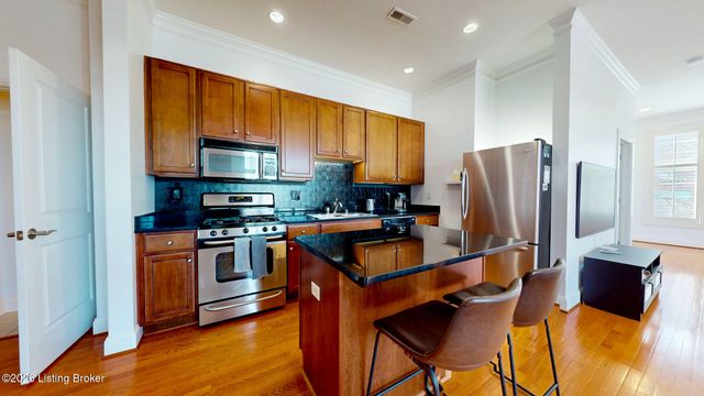 2011 Frankfort Ave 300, Louisville, KY 40206