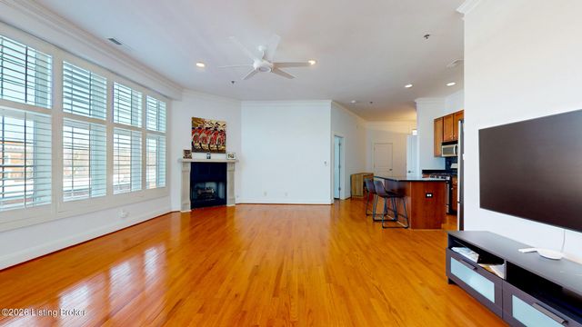 2011 Frankfort Ave 300, Louisville, KY 40206