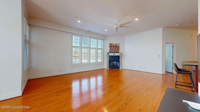 2011 Frankfort Ave 300, Louisville, KY 40206