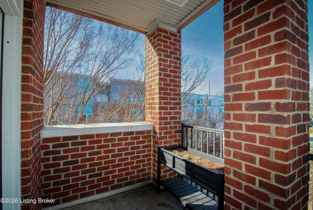 2011 Frankfort Ave 300, Louisville, KY 40206