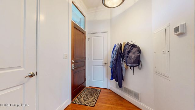 2011 Frankfort Ave 300, Louisville, KY 40206