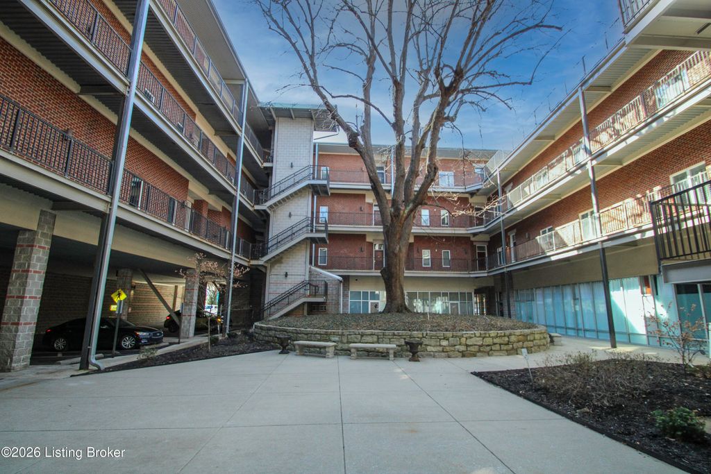 2011 Frankfort Ave 300, Louisville, KY 40206