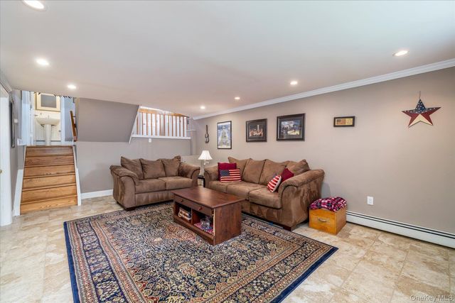 40 Cambridge Road, East Rockaway, NY 11518