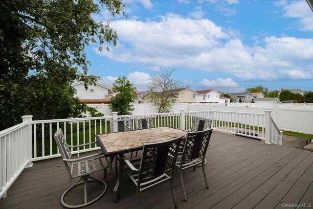 40 Cambridge Road, East Rockaway, NY 11518