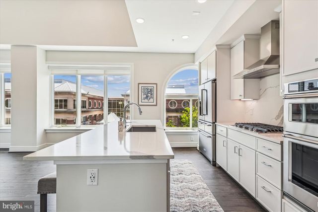 625 SLATERS LN #407, Alexandria, VA 22314