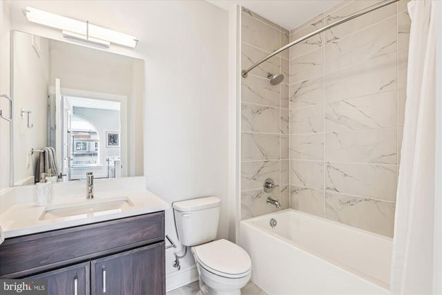 625 SLATERS LN #407, Alexandria, VA 22314