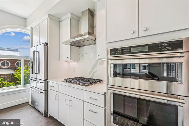 625 SLATERS LN #407, Alexandria, VA 22314