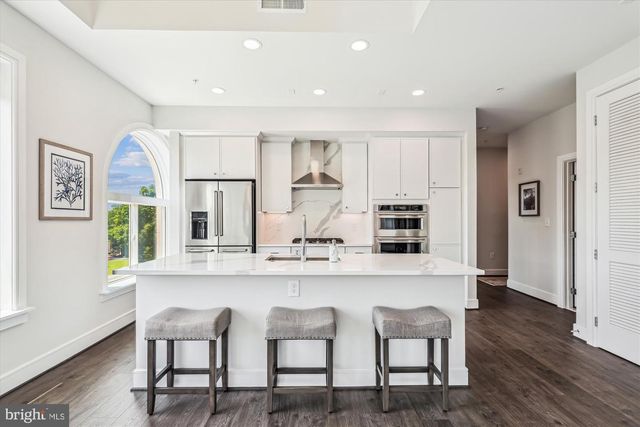 625 SLATERS LN #407, Alexandria, VA 22314