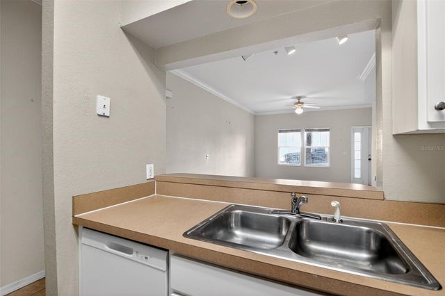 9177 SW 52ND ROAD E-102, Gainesville, FL 32608