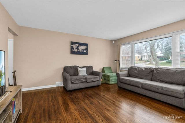 572 Glendale Avenue, Glen Ellyn, IL 60137