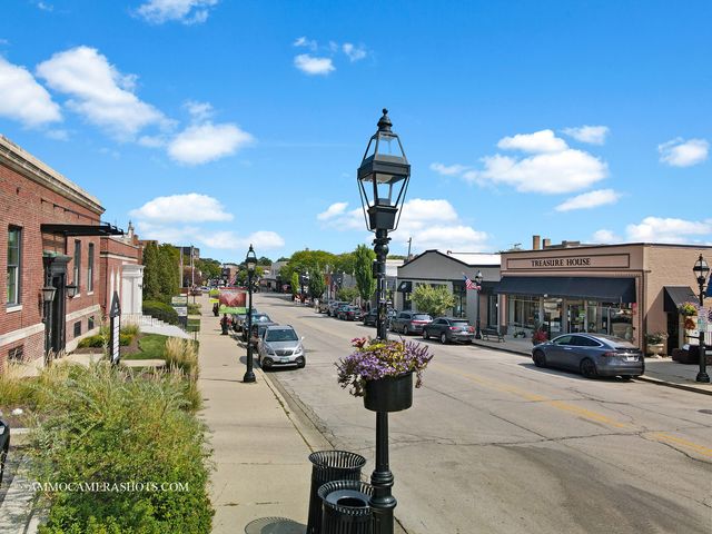 572 Glendale Avenue, Glen Ellyn, IL 60137