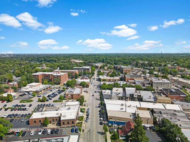 572 Glendale Avenue, Glen Ellyn, IL 60137