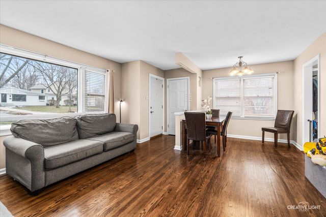 572 Glendale Avenue, Glen Ellyn, IL 60137