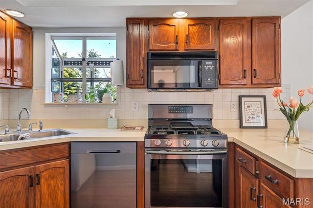 5849 Prince George Court, St Louis, MO 63139