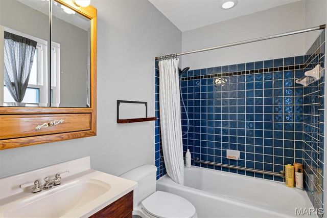 5849 Prince George Court, St Louis, MO 63139