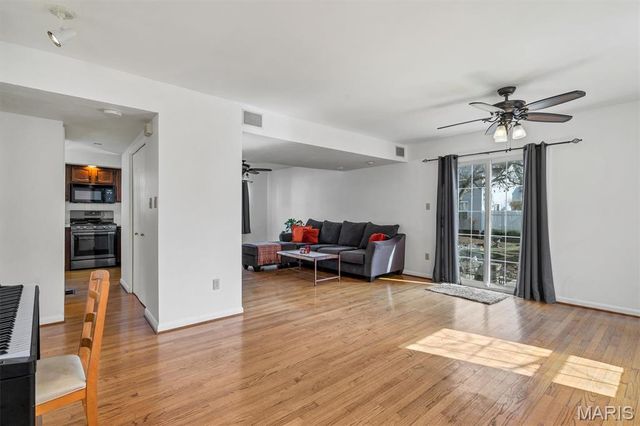 5849 Prince George Court, St Louis, MO 63139