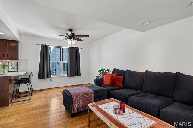 5849 Prince George Court, St Louis, MO 63139