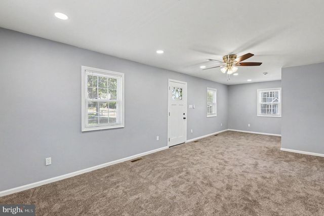 16 FIR DR, Baltimore, MD 21220
