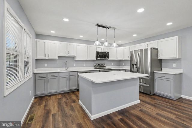 16 FIR DR, Baltimore, MD 21220