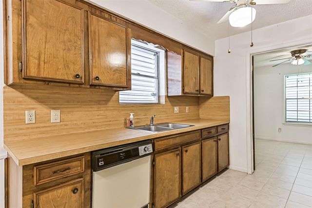 1426 Scott Street, La Marque, TX 77568