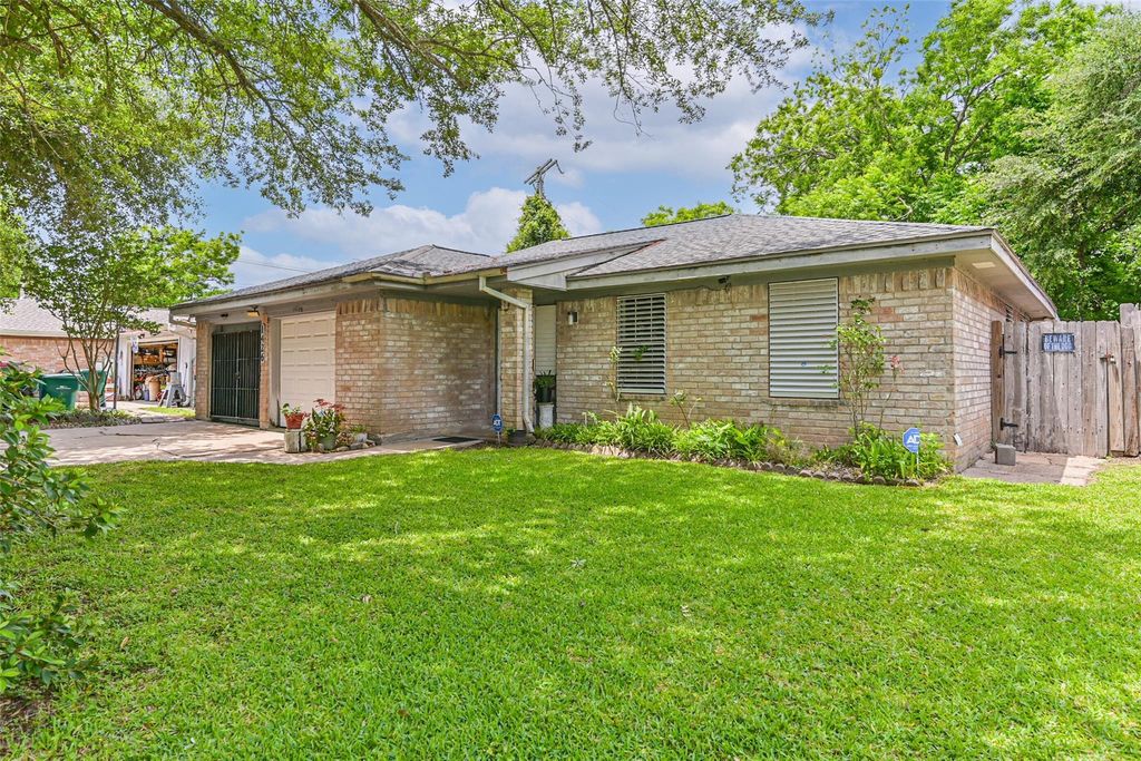 1426 Scott Street, La Marque, TX 77568