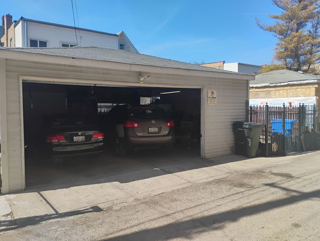 2441 N Hamlin Avenue, Chicago, IL 60647