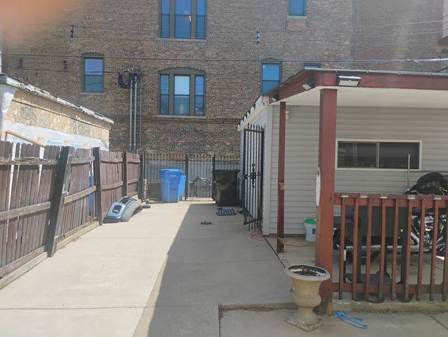 2441 N Hamlin Avenue, Chicago, IL 60647