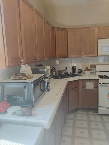 2441 N Hamlin Avenue, Chicago, IL 60647