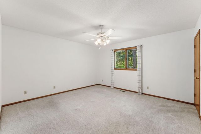 404 Minnesota Avenue, Roseville, MN 55113