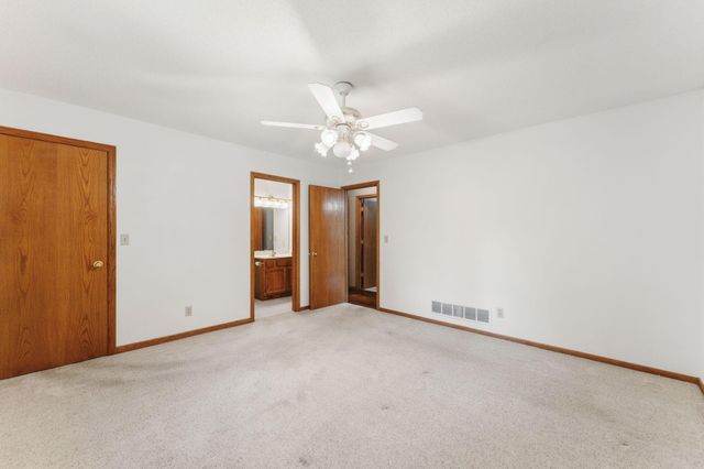 404 Minnesota Avenue, Roseville, MN 55113