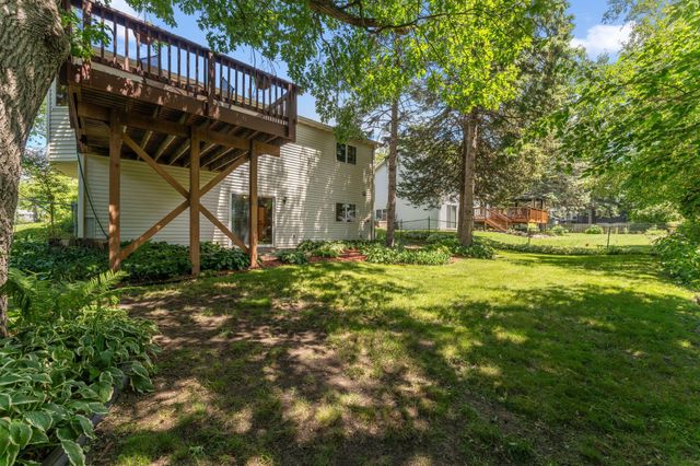 404 Minnesota Avenue, Roseville, MN 55113