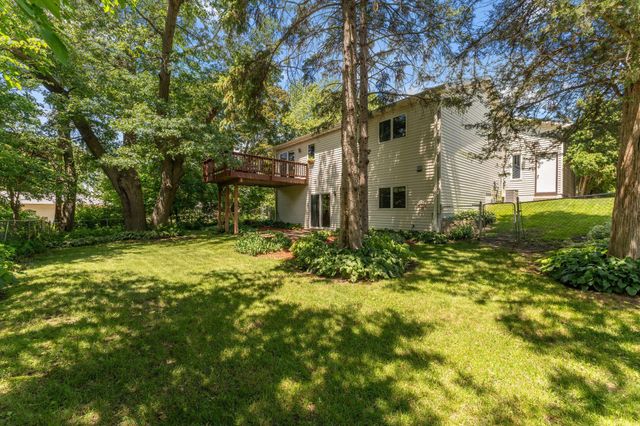 404 Minnesota Avenue, Roseville, MN 55113