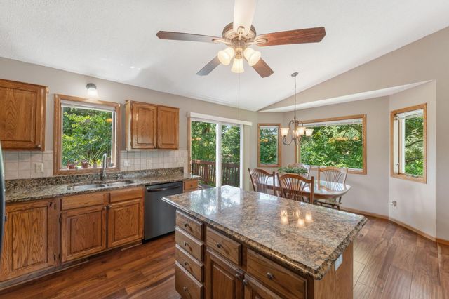 404 Minnesota Avenue, Roseville, MN 55113