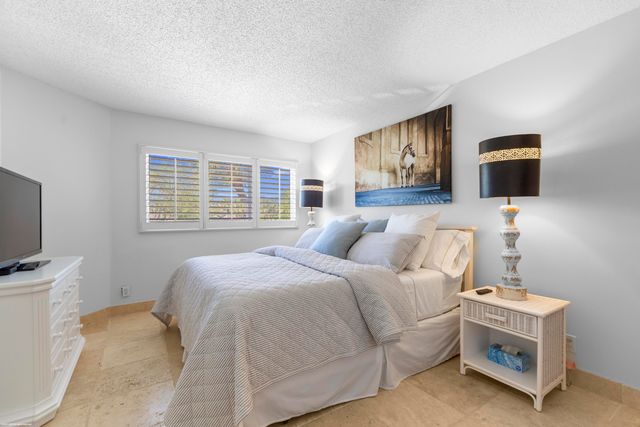 2624 Muirfield Court, Wellington, FL 33414